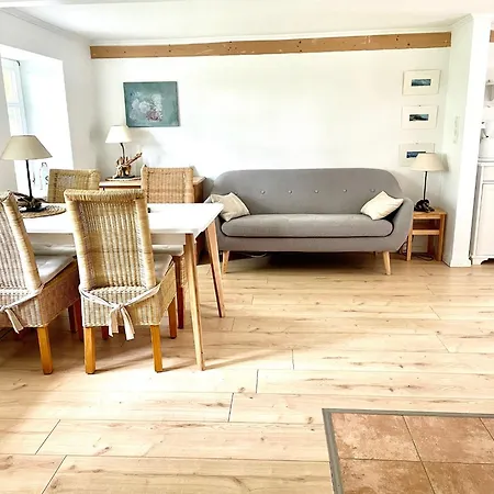Apartament West